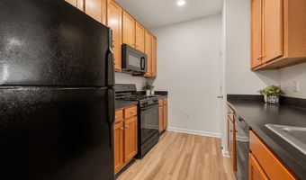 4862 EISENHOWER Ave 273, Alexandria, VA 22304