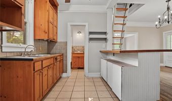 920 High St, Baldwin City, KS 66006
