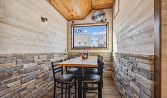 108 W 1st, Dyersville, IA 52040