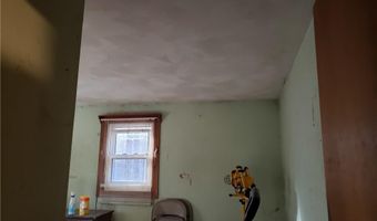 30 Hollywood Ave, Coventry, RI 02816