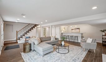 8217 CINDY Ln, Bethesda, MD 20817