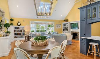 169 Wellington Ave, Newport, RI 02840
