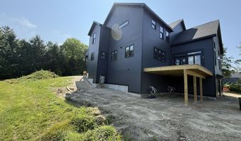 448 Blackstrap Rd, Falmouth, ME 04105