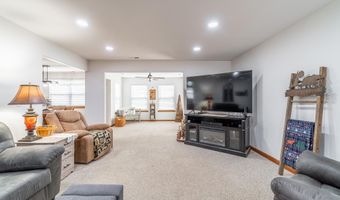306 Riverview Dr, Albion, IN 46701