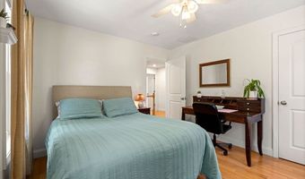 34 Amesbury Ave, Amesbury, MA 01913