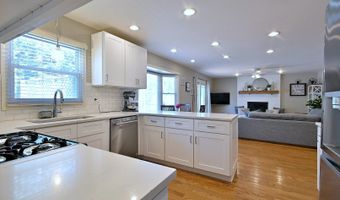 1350 W Barnwall Dr, Addison, IL 60101