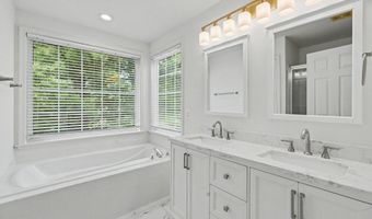 5438 SUMMER LEAF Ln, Alexandria, VA 22312