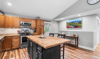 51 Paine Rd, Foster, RI 02825