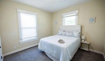 1217 W 3rd St, Anderson, IN 47304