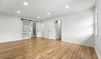 2339 N POWHATAN St, Arlington, VA 22205