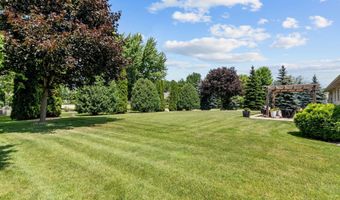 W5982 STRAWFLOWER Drive, Appleton, WI 54915