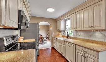 230 Schimwood Ct, Amherst, NY 14068
