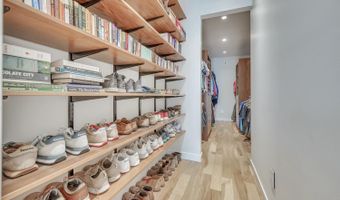 160 Park Pl, Arnolds Park, IA 51331