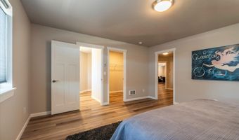 746 Seacrest Dr, Bandon, OR 97411