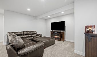 5712 CARMEL Dr, Cheyenne, WY 82009