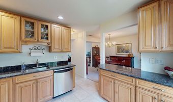 68 Virginia Ave 14, Danbury, CT 06810
