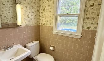 54 Pine Ledge Rd, Bangor, ME 04401