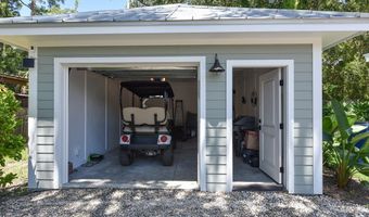 225 Ave D, Apalachicola, FL 32320