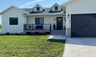 811 S Ibis St, Aberdeen, SD 57401