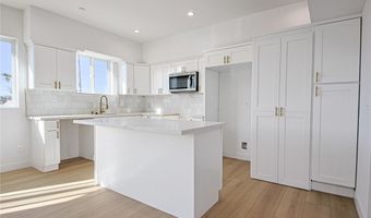 2404 S Cochran Ave, Los Angeles, CA 90016