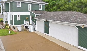 108 W Main St, Amherst, OH 44001