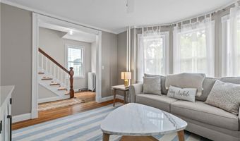 11 Ann St, Newport, RI 02840