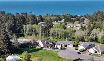 6923 OAKWOOD Ct, Brookings, OR 97415
