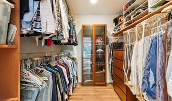 6916 PACIFIC Ln, Annandale, VA 22003