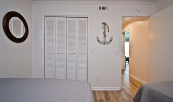 301 E Commerce Way Rd 214 Sea Spray, Atlantic Beach, NC 28512