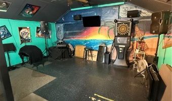 3090 S Main St, Akron, OH 44319