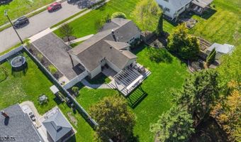 18 Evergreen Dr, Bayonne, NJ 07035