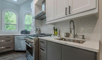 10610 Kingsmark Trl, Alpharetta, GA 30022