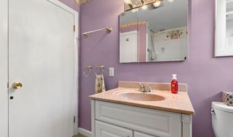 10 Standley St, Beverly, MA 01915
