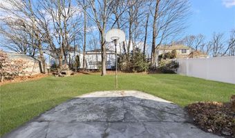 17 Loring St, Cranston, RI 02920