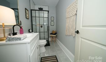 1712 Umstead St, Charlotte, NC 28205