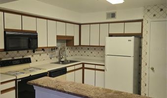 925 LEXINGTON Pkwy 14, Apopka, FL 32712
