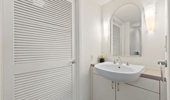 801 S King St 1903, Honolulu, HI 96813