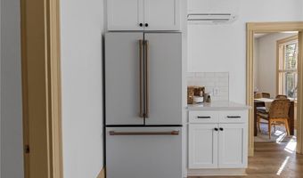 18 Barney St 1, Newport, RI 02840