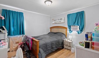 18 Maple Ave, Barre, VT 05641