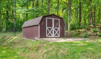 33 Huntsville Rd, Andover, NJ 07860