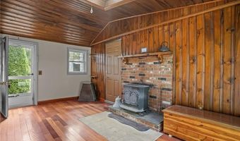 73 Penguin Ave, Warwick, RI 02818