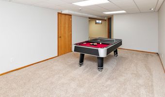 1102 9th Ave SE, Altoona, IA 50009