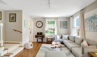 4220 32ND St S, Arlington, VA 22206