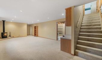 1502 Armstrong Cir NW, Alexandria, MN 56308