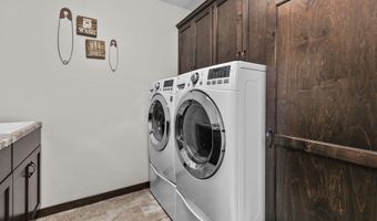 2712 W FALLEN OAK Dr, Appleton, WI 54913