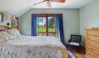 201 Paradise Ave, Middletown, RI 02842