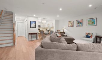4 DUDLEY Ct, Bethesda, MD 20814