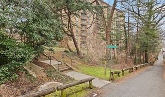 2030 N ADAMS St 911, Arlington, VA 22201