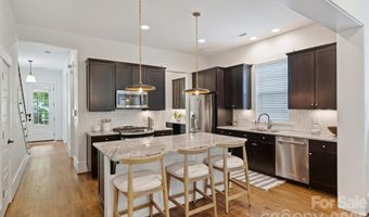 1435 Tippah Park Ct, Charlotte, NC 28205
