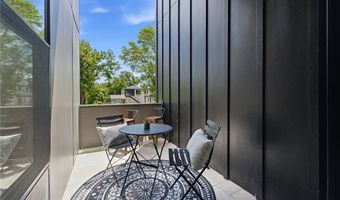 217 NE H St, Bentonville, AR 72712